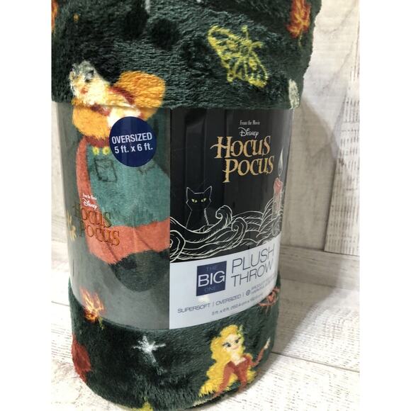 The Big One Hocus Pocus Halloween Oversized Super Soft Throw 5'x6' Plush Blanket - Picture 6 of 8